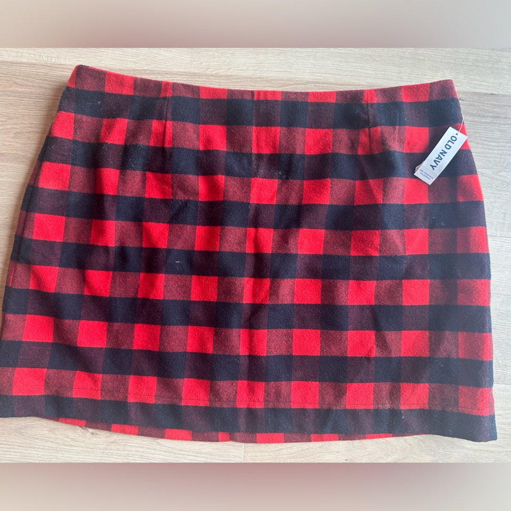 Old Navy Red and Black Buffalo Plaid Skirt